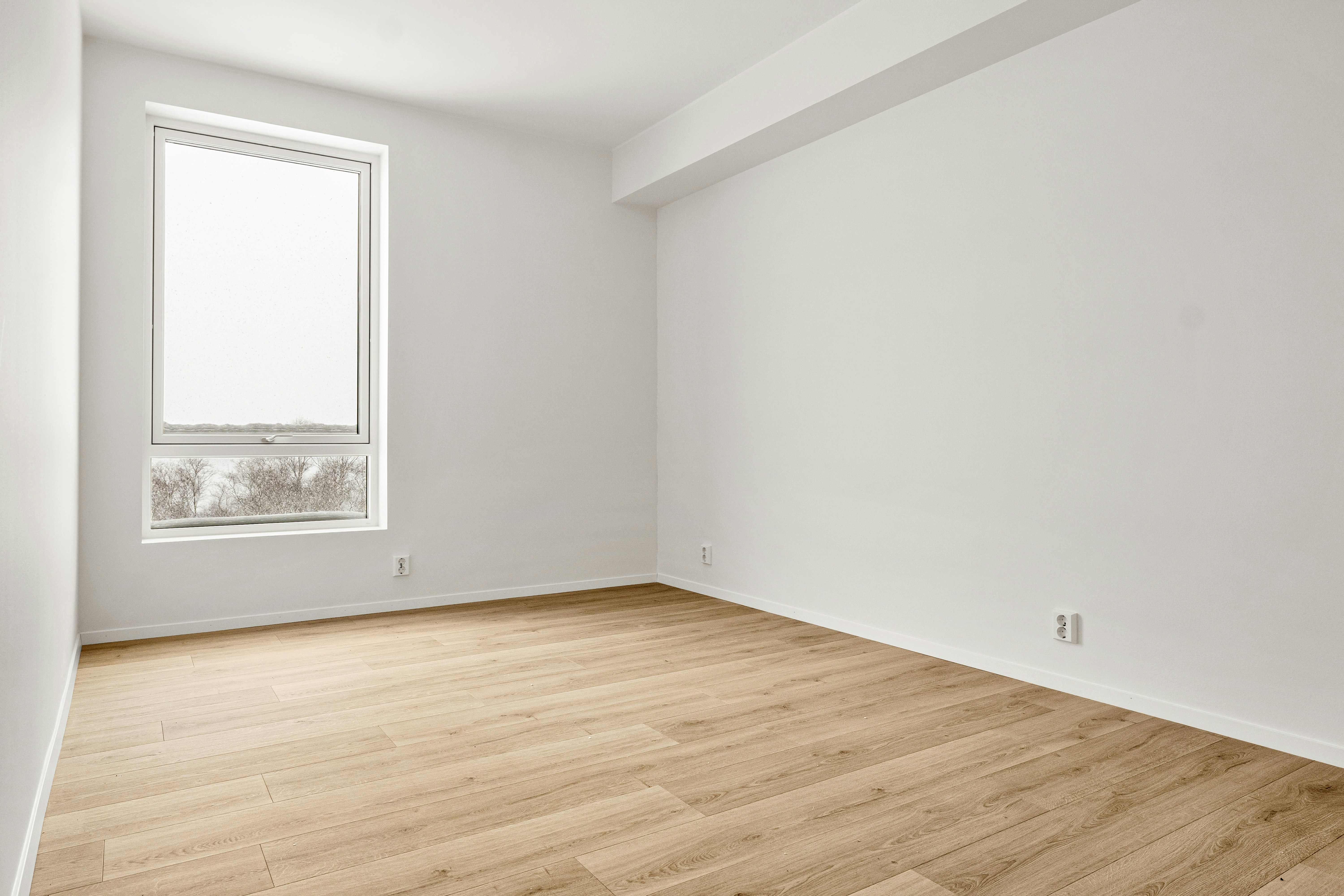 Original empty bedroom photo before virtual staging